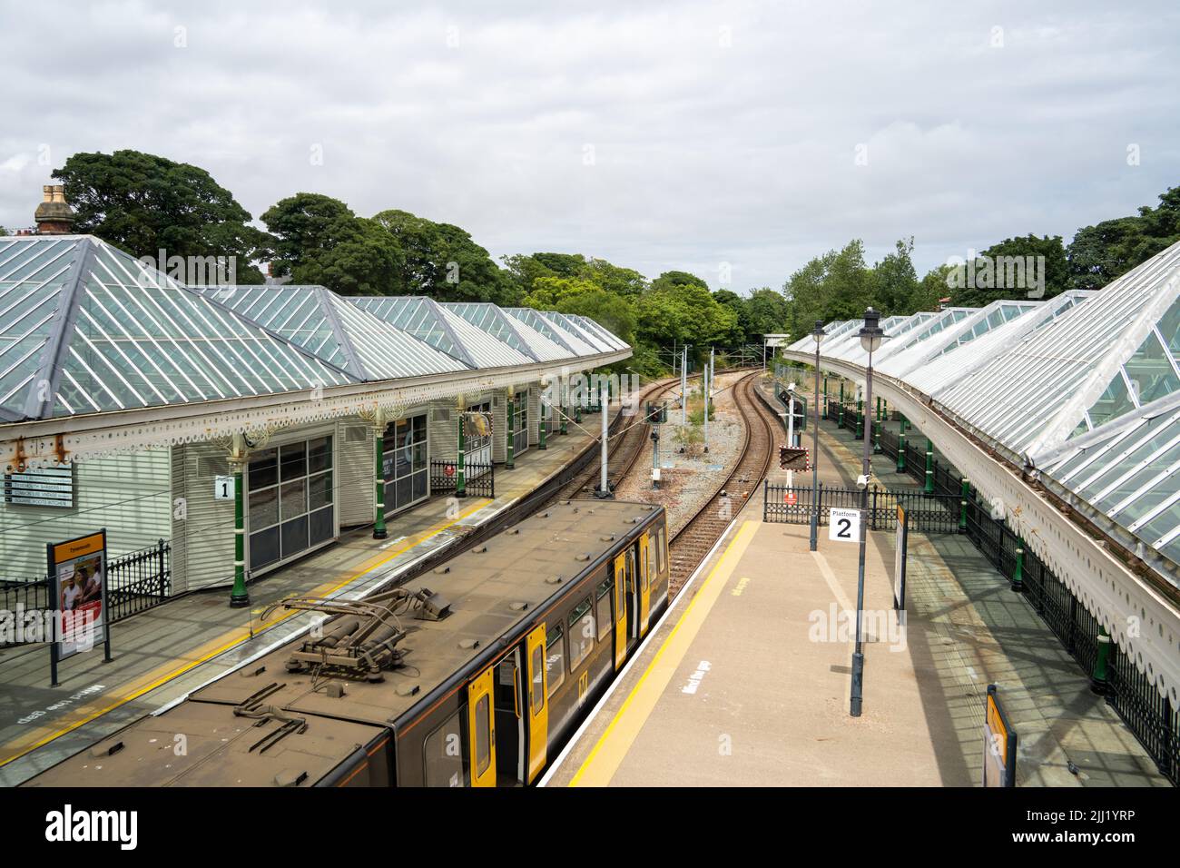 Stazione di Tynemouth, sulla Tyne and Wear Metro, a Tynemouth, North Tyneside, Regno Unito. Foto Stock