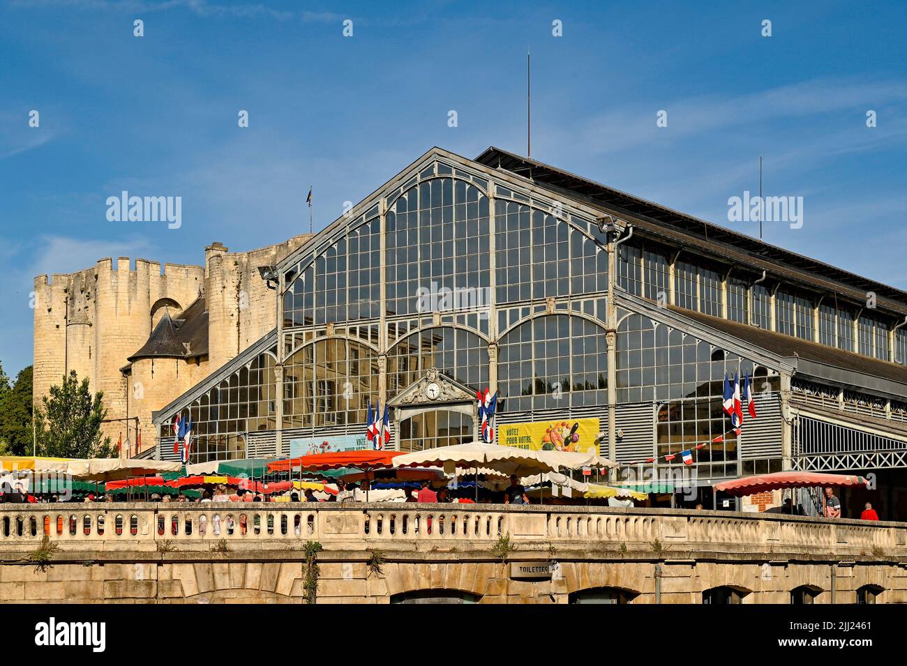 Il mercato coperto di Niort è stato classificato come il migliore del dipartimento Deux-Sèvres e n. 9 in Francia Foto Stock