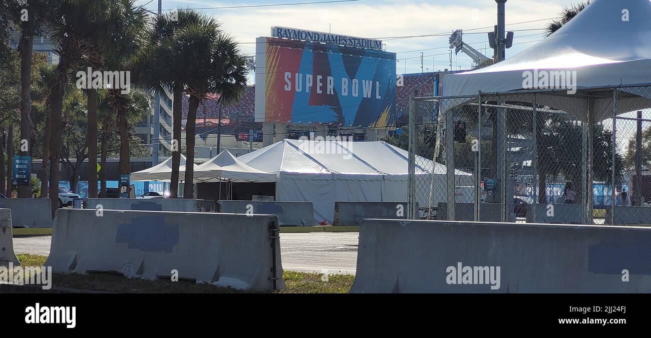 Tampa, Florida 4 2021 febbraio: Ingresso principale dello stadio Tampa Bay Buccaneers per il Superbowl LV Foto Stock