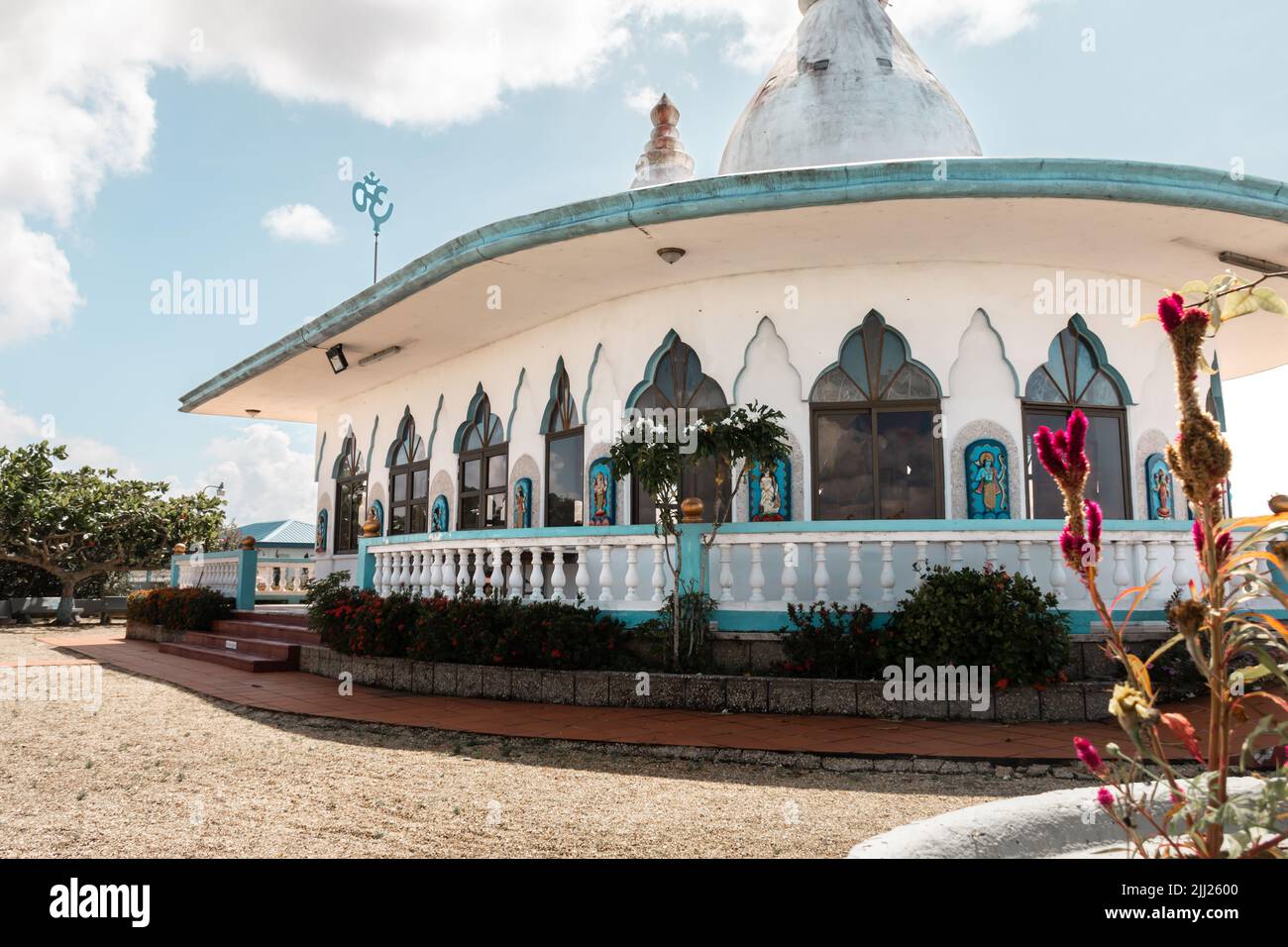 Carapichaima, Trinidad e Tobago - Luglio 22 2022: Il Tempio Indù nel Mare, un punto di riferimento turistico costruito da un indenne operaio Sewdass Sadhu. Foto Stock