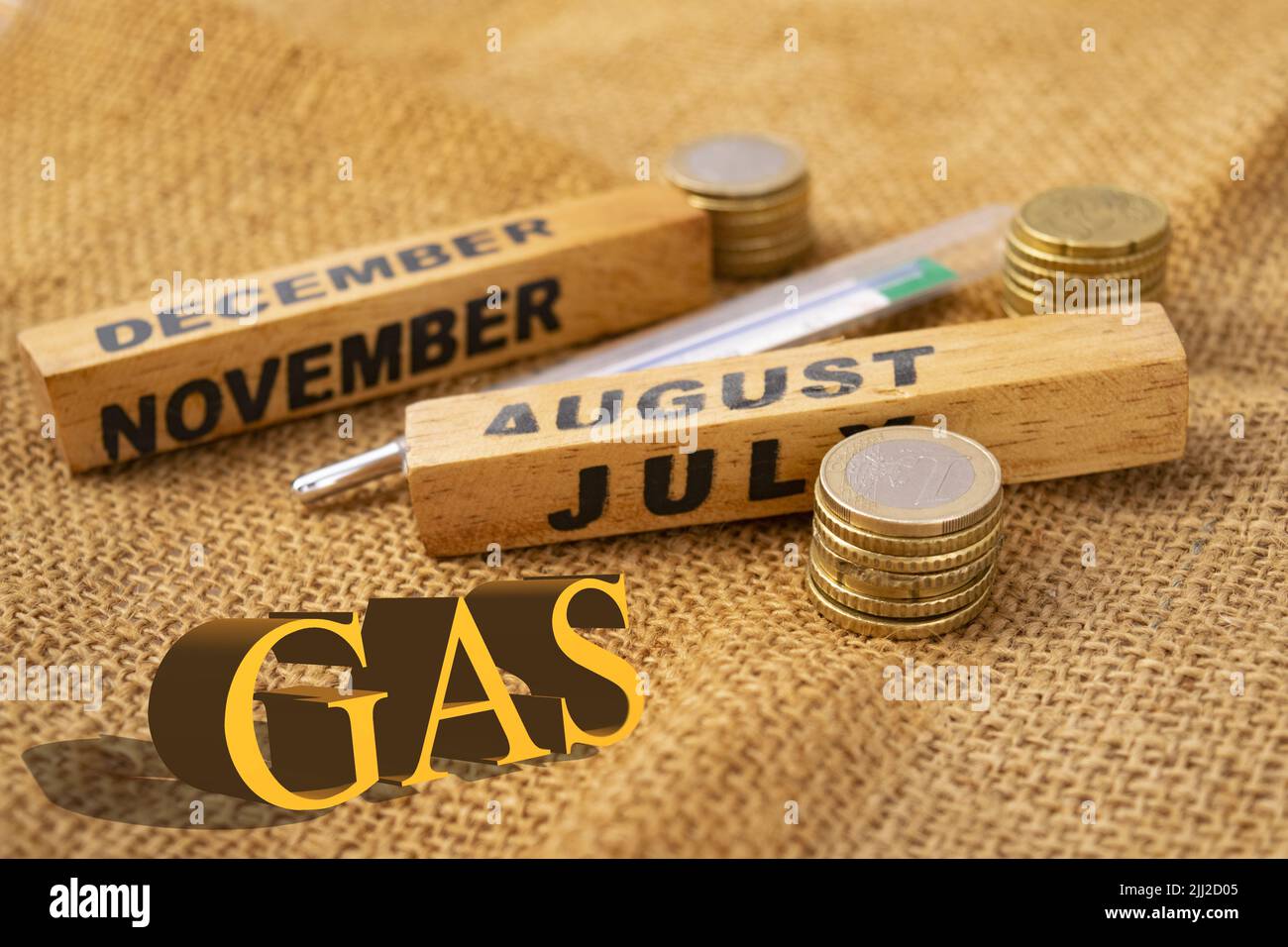 concetto di crisi energetica del mondo con la parola gas vicino a un po 'di denaro Foto Stock