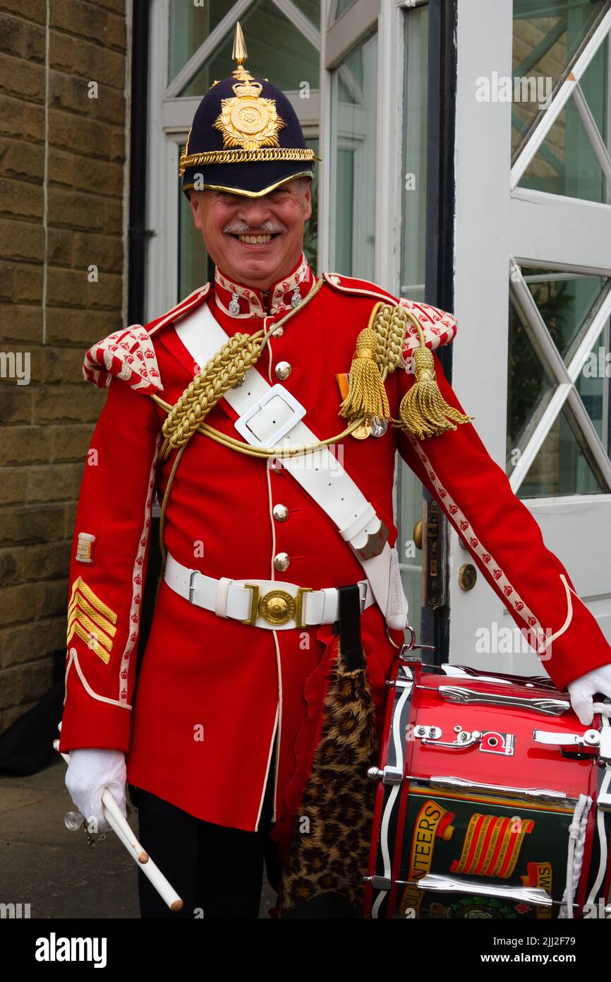 Il batterista dello Yorkshire Regiment fornisce supporto musicale al Yorkshire Regiment e all'Esercito britannico. Questa volta al Great Yorkshire show Foto Stock