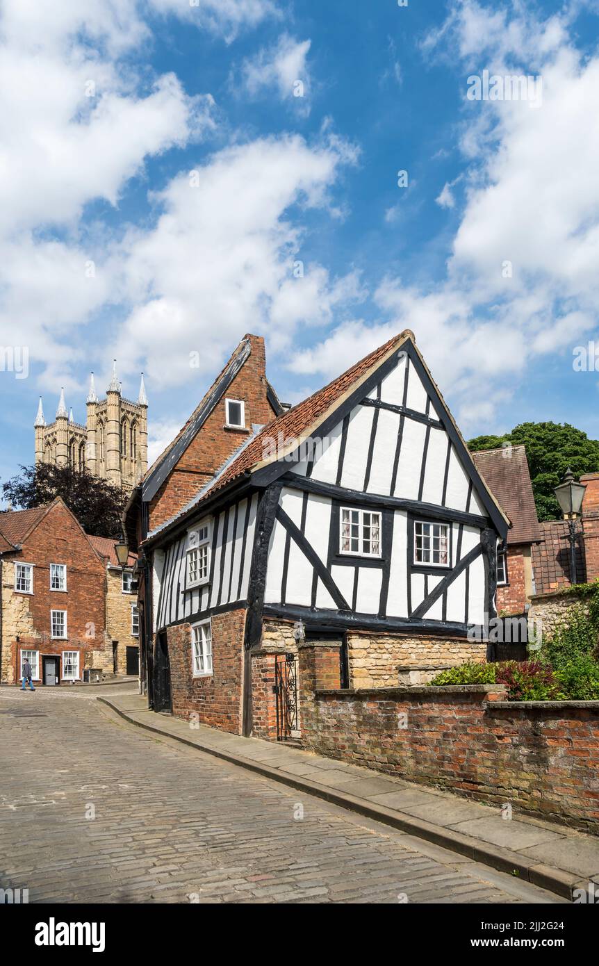 Il Crooked House Lincoln City council ha posseduto casa di affitto per le vacanze, Michaelgate, Lincoln City 2022 Foto Stock