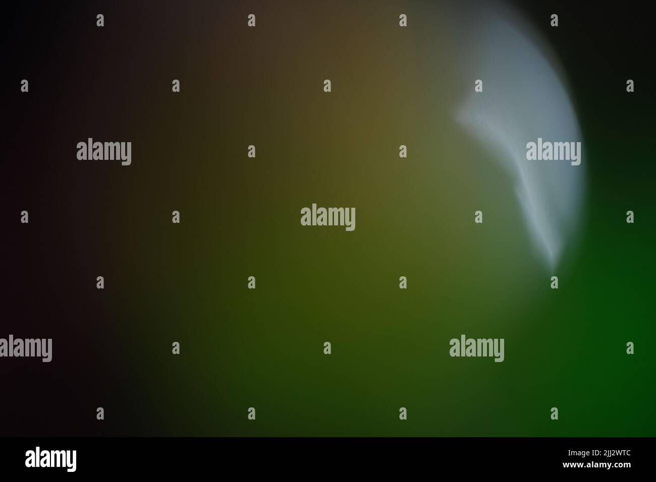 l'obiettivo ottico è una luce soffusa e sfocata che risplende in modo reale Foto Stock