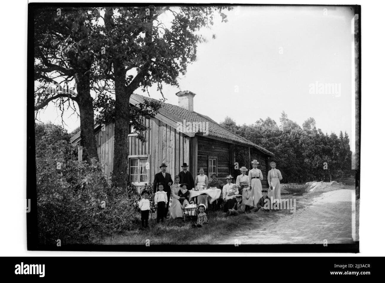 Edificio, 17 persone. Direttore C.J. Lundberg Foto Stock