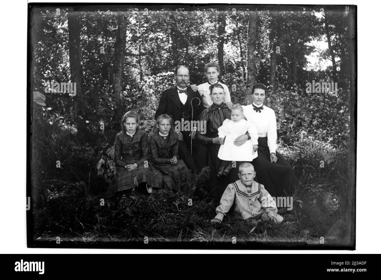 Gruppo, 8 persone. Karl Gillberg, Ågatan 11, Örebro. Foto Stock