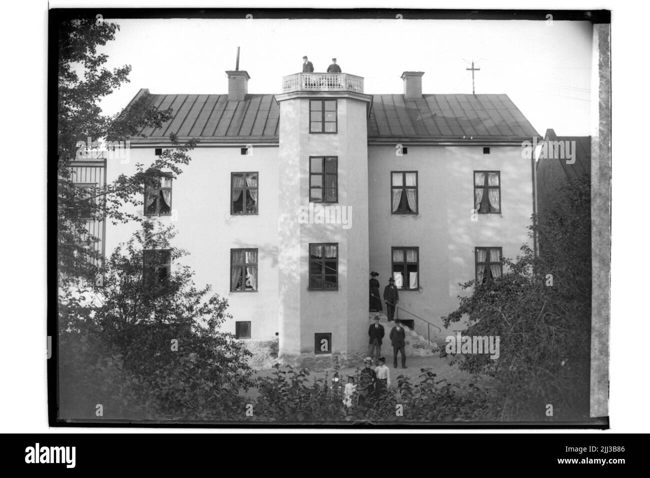 Edificio di appartamenti a due piani per 9 persone. Foto Stock