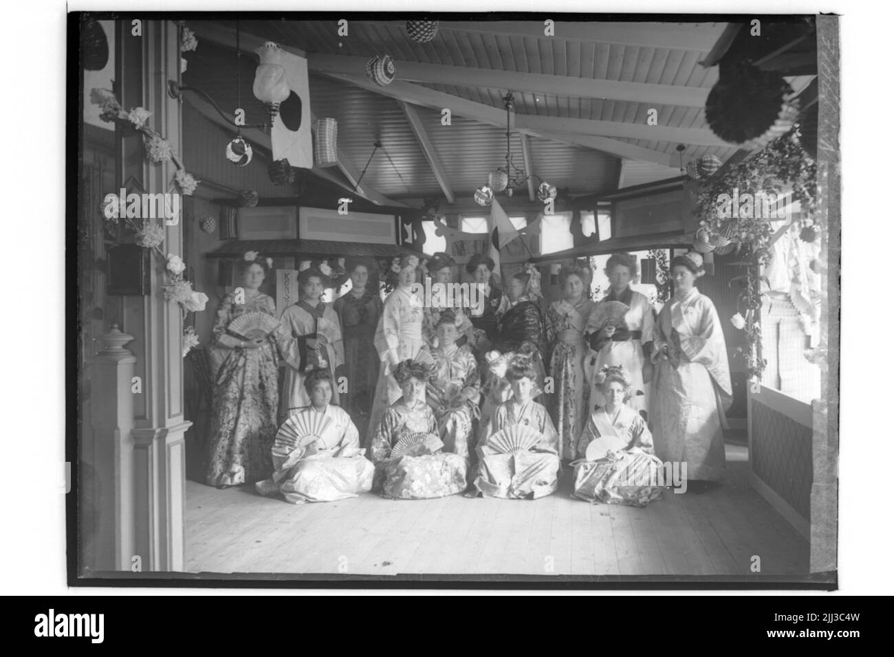 Il bazar degli amici animali.14 Signore vestire per gejshor. Foto Stock