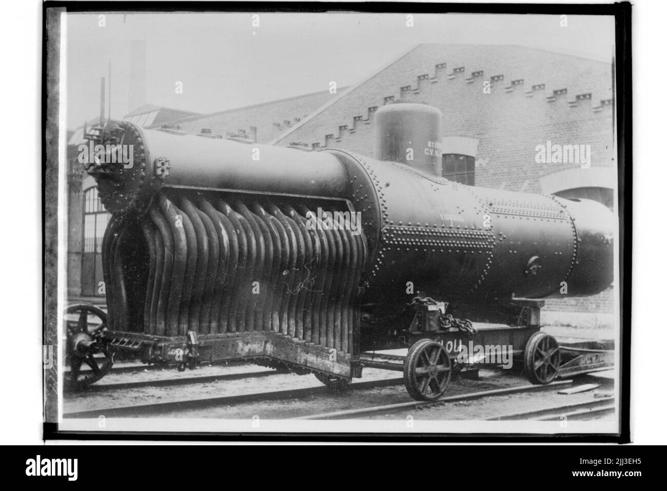 Alnängarna, Central Workshops CV. Caldaia a vapore a locomotiva a vapore. La caldaia di CV a Örebro con parti di Mannesmann in Germania. La caldaia ha ricevuto n. 1095 nella SJ Lokpanneserie e nel 1909 ha registrato CV ör numero di fabbricazione 21. La padella è stata aggiunta a Lok Litt CC n. 735 nel novembre 1909. La locomotiva si era precedentemente scontrata con un treno merci a Huddinge e riparata a Örebro. Dopo vari problemi, la caldaia è stata tolti dalla locomotiva ottobre 1911 e modificato nel settembre 1912 di nuovo in Lok 735 a Liljeholmen per settembre 1914 a Örebro per essere prelevato dalla locomotiva a mai b Foto Stock