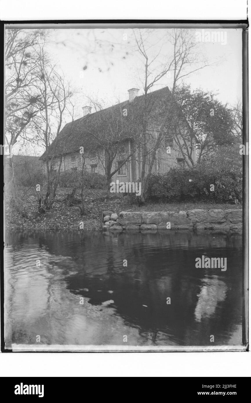 Vecchio cartiera, edificio residenziale a un livello e mezzo in legno. Casa del campione di carta Karl Gillberg. Foto Stock