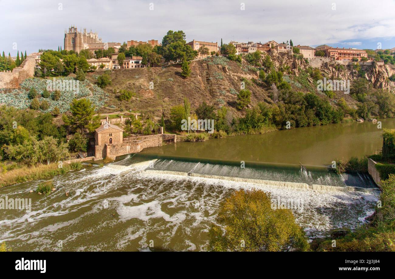Paesaggio urbano Toledo, Spagna e fiume Tago Foto Stock