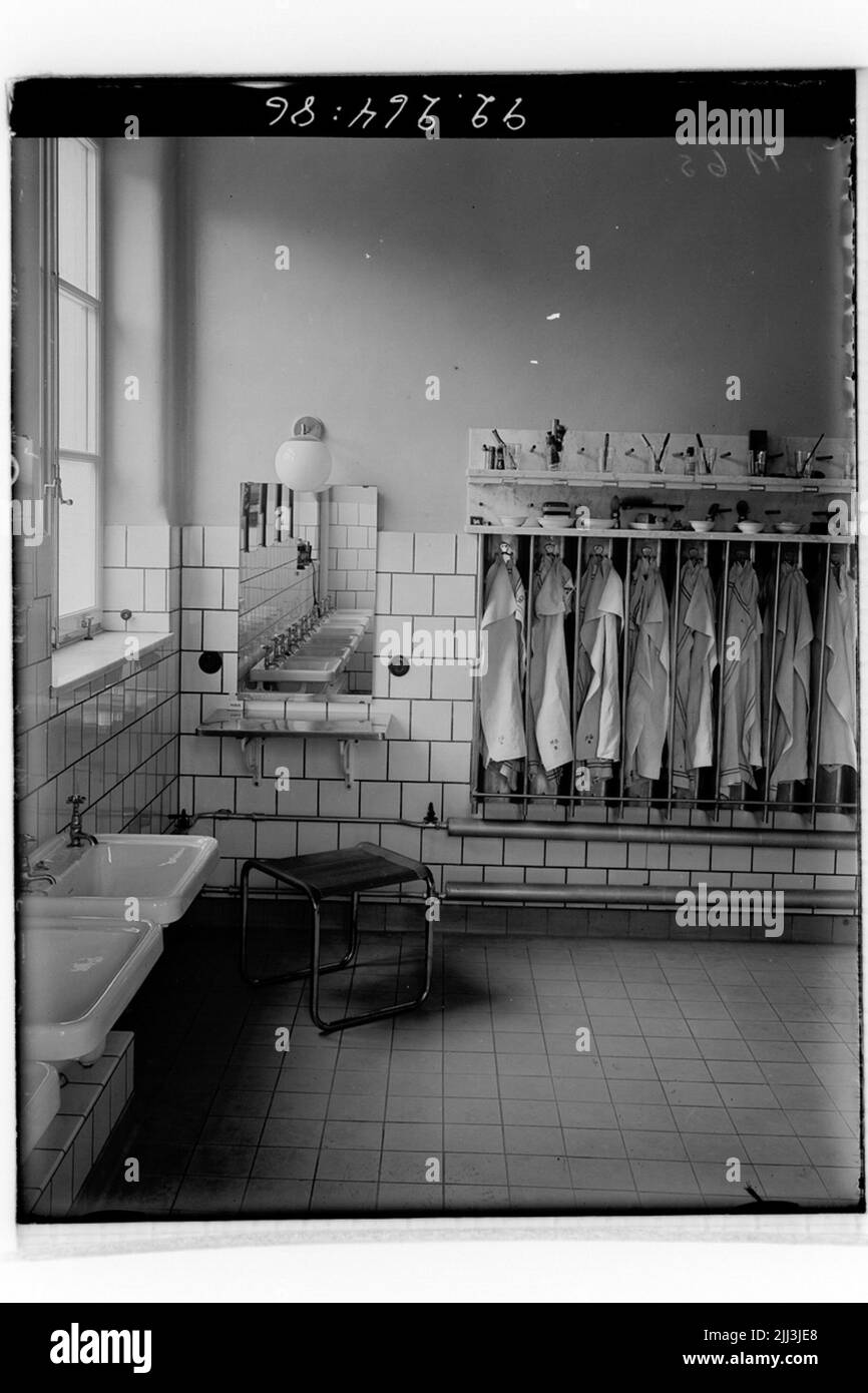 Sanatorium di Hålahult, interno, bagno e sopra reparto maschile, asciugamano. Foto Stock