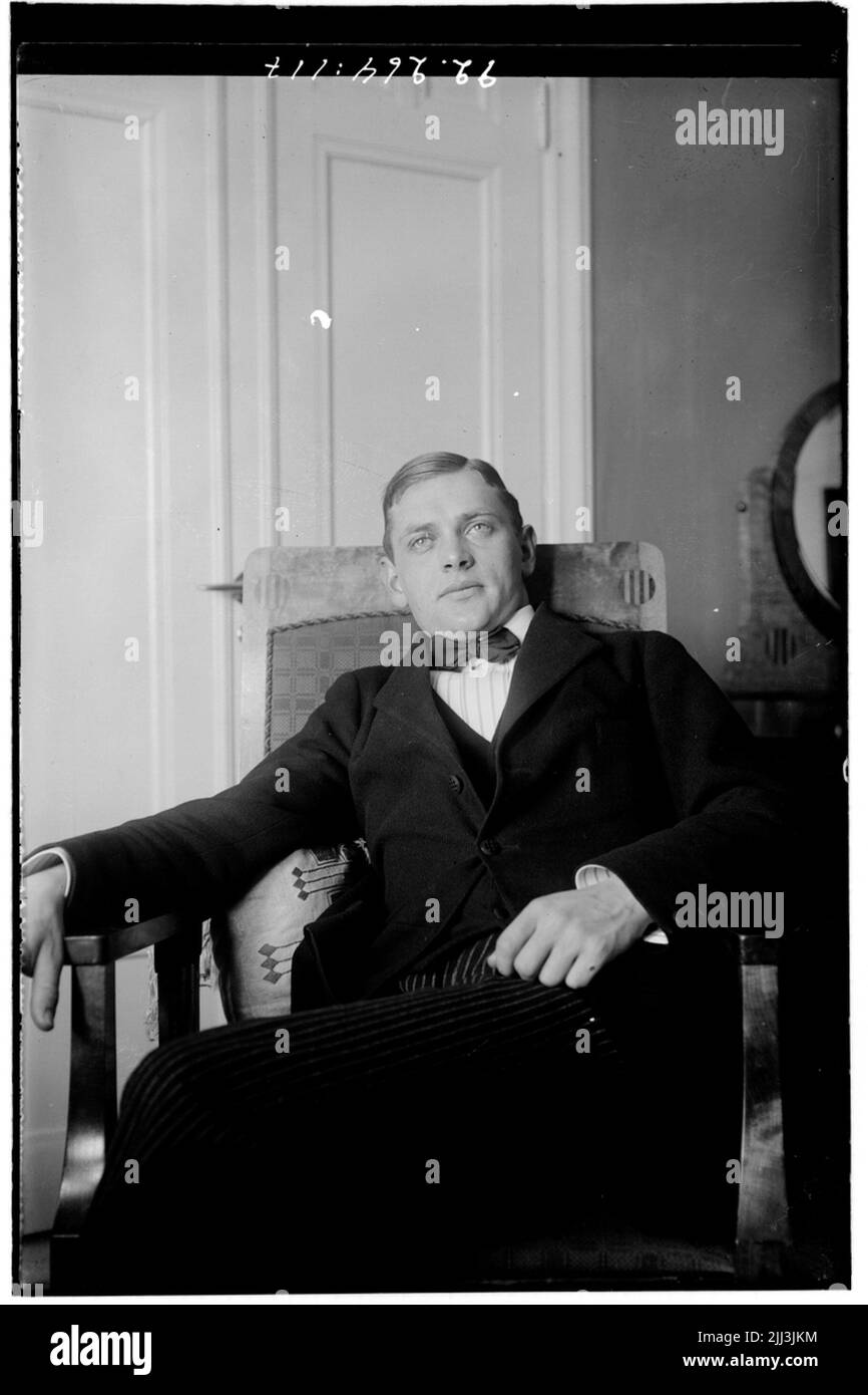 Hålahult sanatorium, interno, uomo in un vestito è in una sedia. Foto Stock