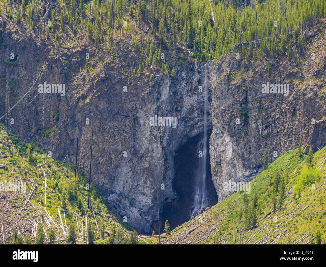 Vista soleggiata dello splendido paesaggio delle cascate Fairy nel Wyoming Foto Stock