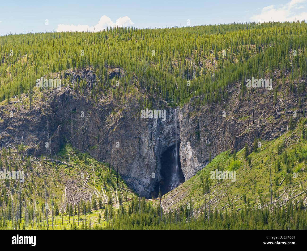 Vista soleggiata dello splendido paesaggio delle cascate Fairy nel Wyoming Foto Stock
