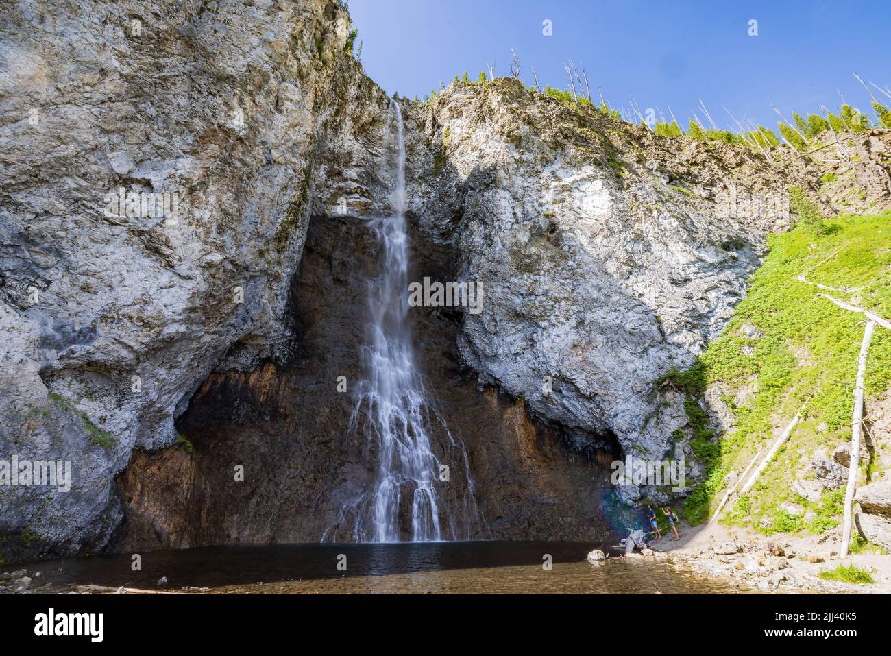 Wyoming, LUG 7 2022 - Vista soleggiata del bellissimo paesaggio di Fairy Falls Foto Stock