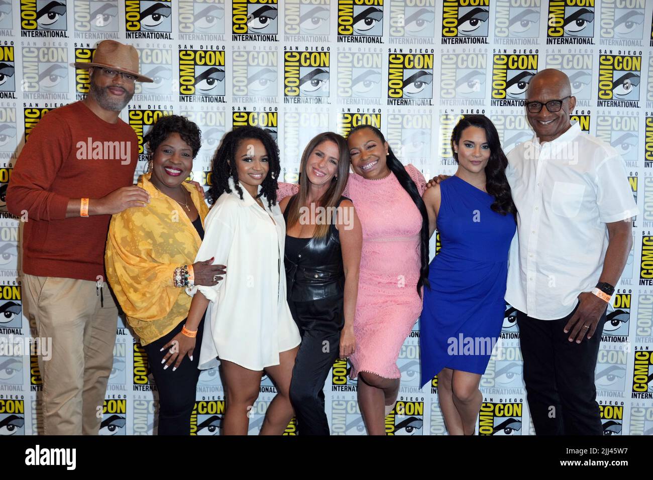 San Diego, Stati Uniti. 22nd luglio 2022. Bruce W. Smith, Jo Marie Payton, Kyla Pratt, Soleil Moon Frye, Paula Jai Parker e Alisa Reyes al Proud Family Panel durante Comic-con International: San Diego 2022 al San Diego Convention Center di San Diego, California, il 22 luglio 2022. Credit: Tony Forte/Media Punch/Alamy Live News Foto Stock