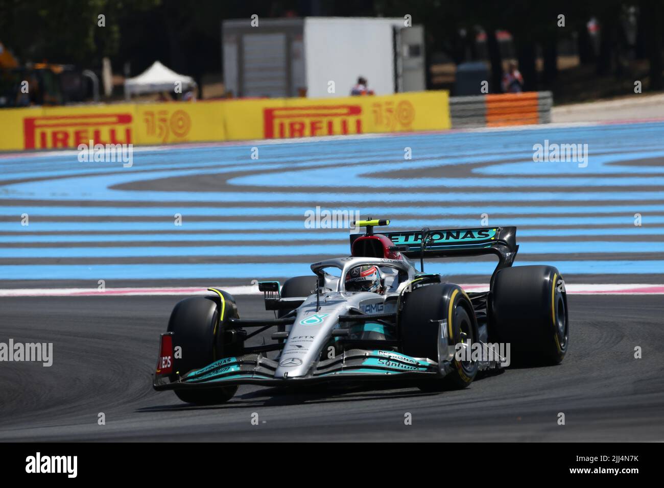 luglio 22 2022 le Castellet, Francia - F1 2022 GP di Francia - prove libere 1 - Nyck De Vries (HOL) Mercedes W13 e Test driver Foto Stock