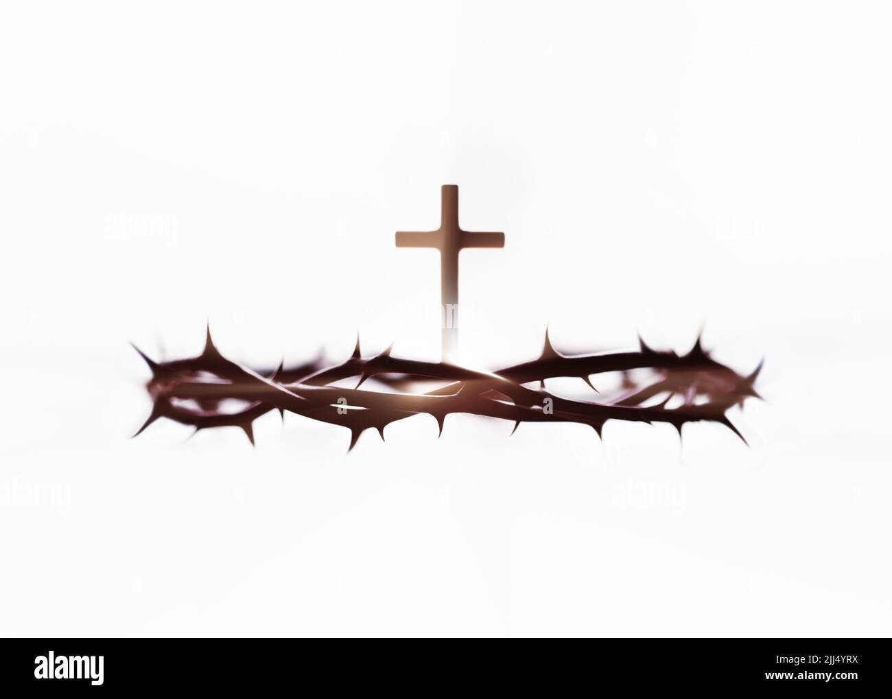 La corona di spine che simboleggia il sacrificio e la sofferenza di Gesù Cristo, la croce della risurrezione e uno sfondo luminoso Foto Stock