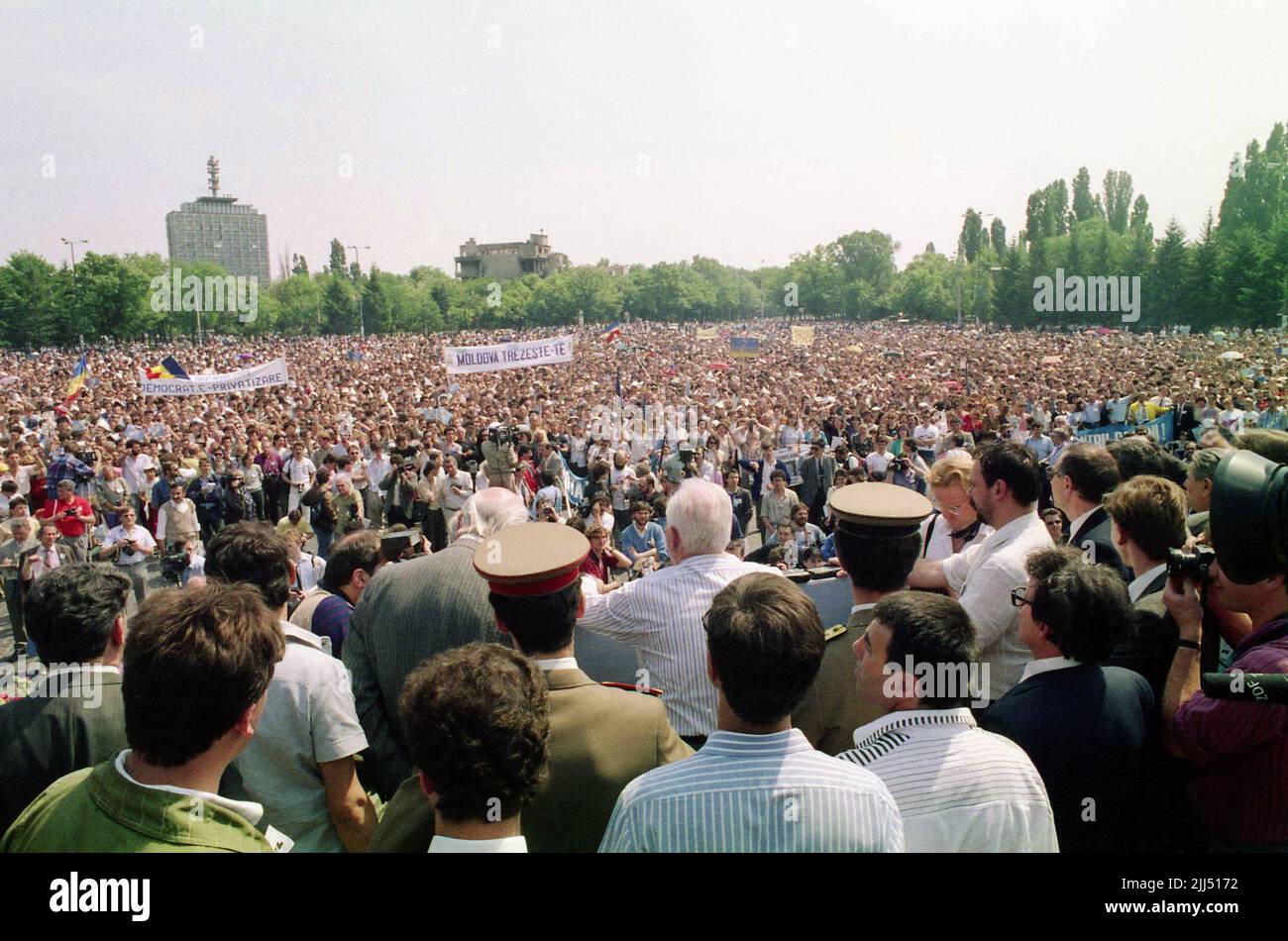 Bucarest, Romania, maggio 1990. Raduno politico organizzato dal Partito Nazionale Liberale (PNL) giorni prima delle prime elezioni democratiche organizzate dopo la caduta del comunismo. Foto Stock