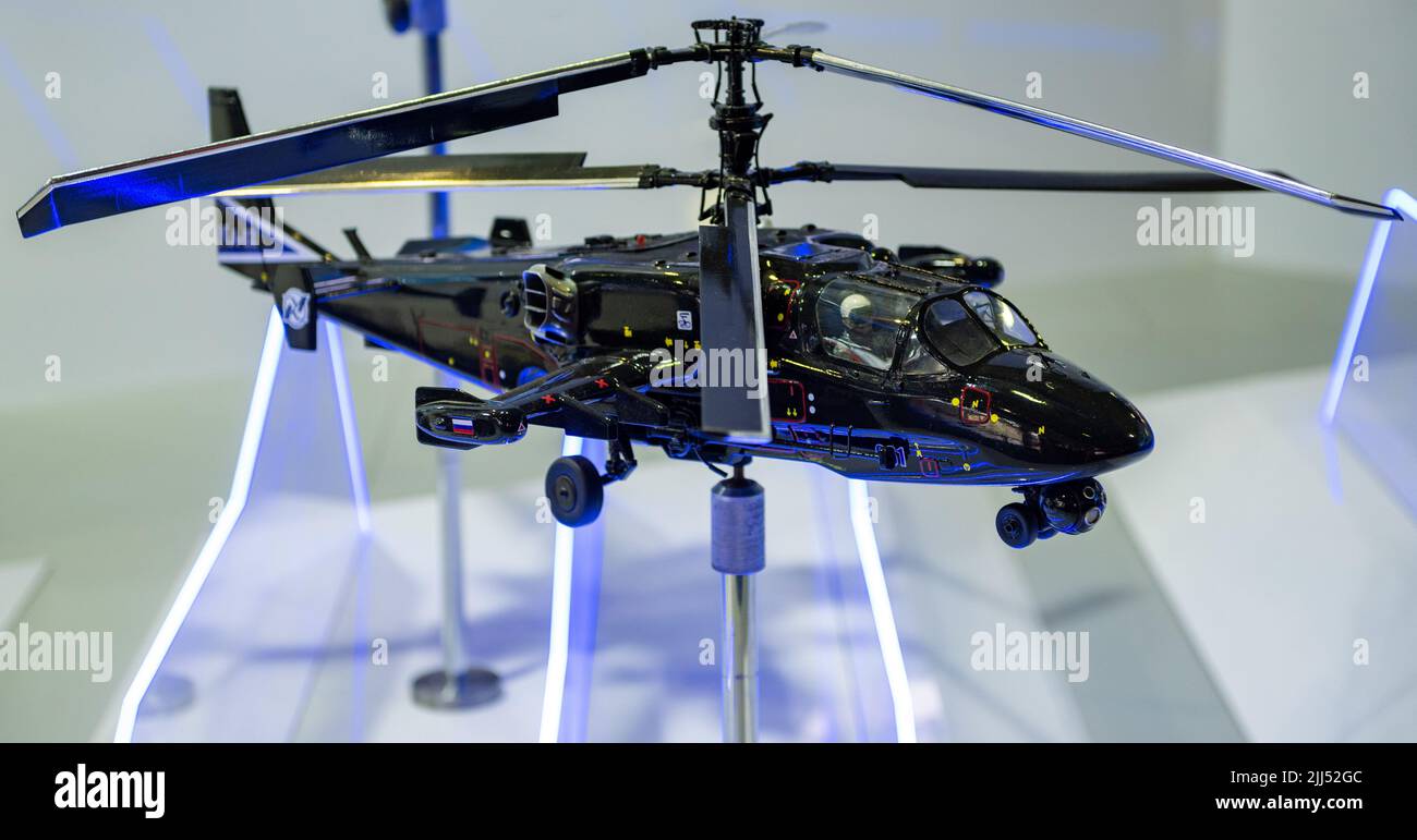 30 agosto 2019, regione di Mosca, Russia. Modello dell'elicottero russo di ricognizione e sciopero Ka-52 'Alligator' Foto Stock
