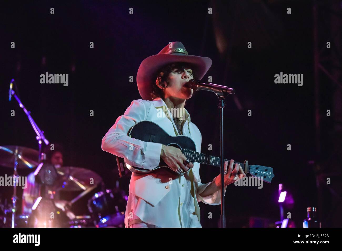 Roma, Italia. 22nd luglio 2022. Laura Pergolizzi (LP) durante il concerto del Roma Summer Fest 2022 all'Auditorium Parco della Musica di Roma. (Foto di Roberto Bettacchi/Pacific Press) Credit: Pacific Press Media Production Corp./Alamy Live News Foto Stock