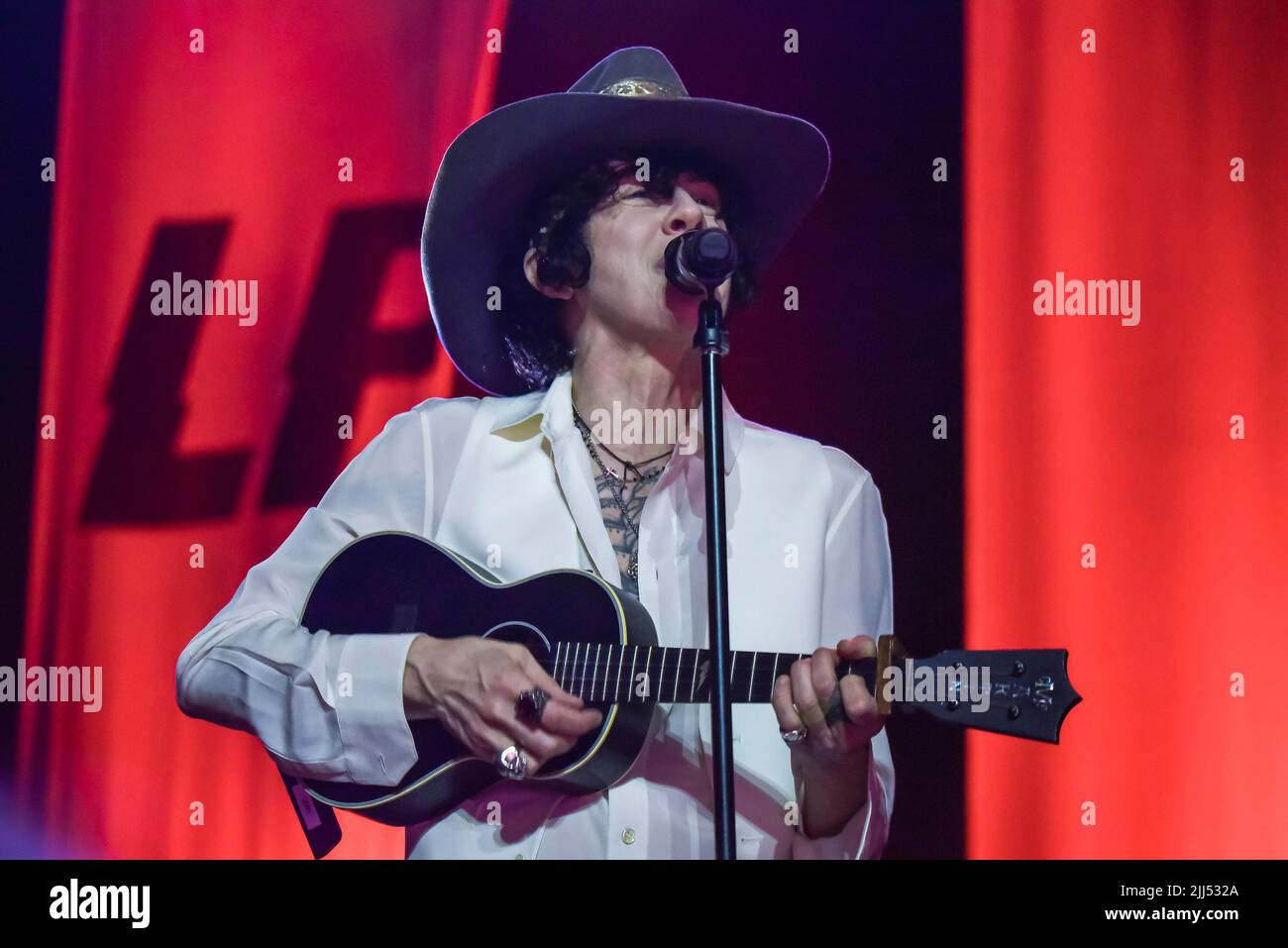 Roma, Italia. 22nd luglio 2022. Laura Pergolizzi (LP) durante il concerto del Roma Summer Fest 2022 all'Auditorium Parco della Musica di Roma. (Foto di Roberto Bettacchi/Pacific Press) Credit: Pacific Press Media Production Corp./Alamy Live News Foto Stock
