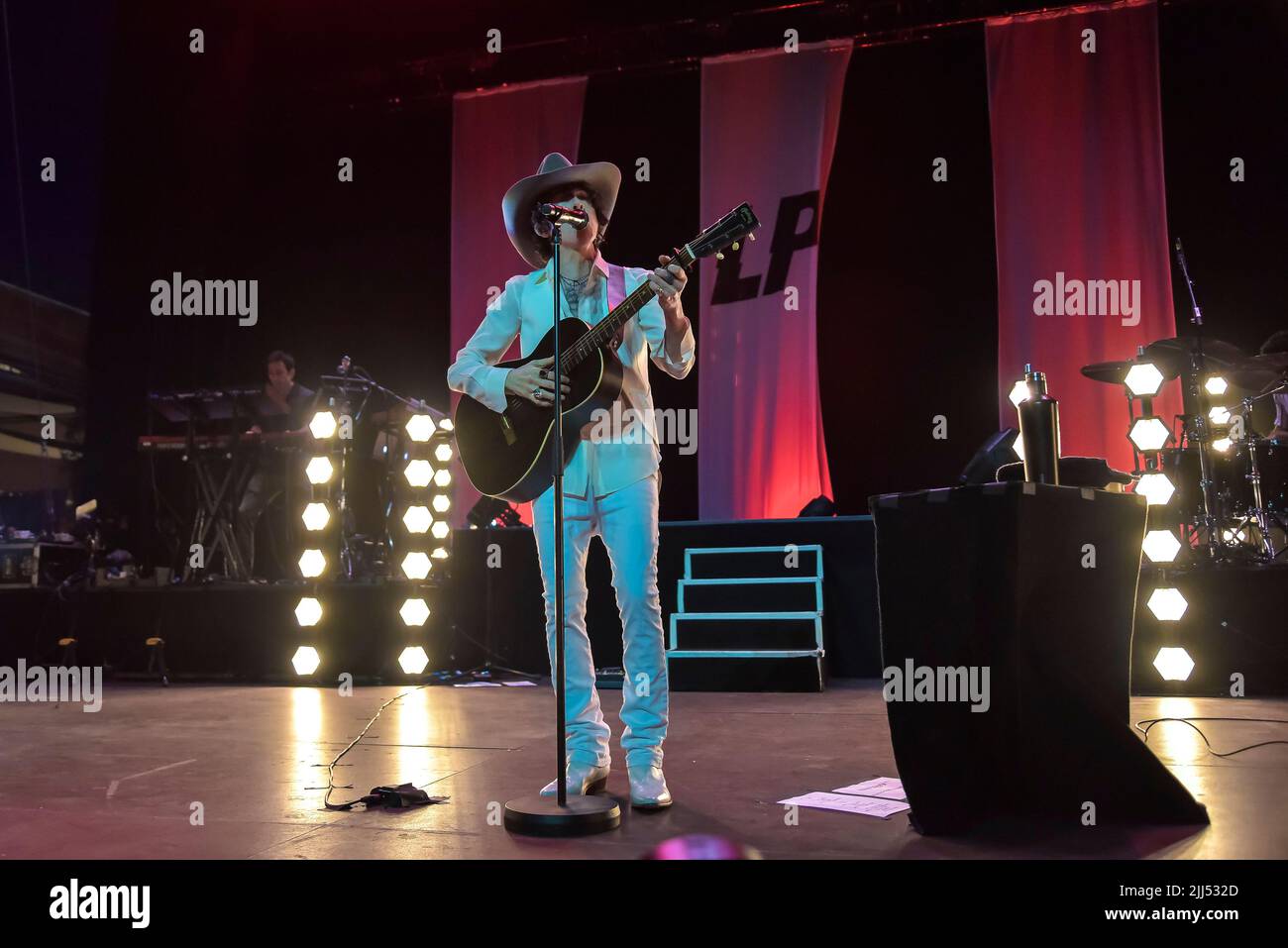 Roma, Italia. 22nd luglio 2022. Laura Pergolizzi (LP) durante il concerto del Roma Summer Fest 2022 all'Auditorium Parco della Musica di Roma. (Foto di Roberto Bettacchi/Pacific Press) Credit: Pacific Press Media Production Corp./Alamy Live News Foto Stock
