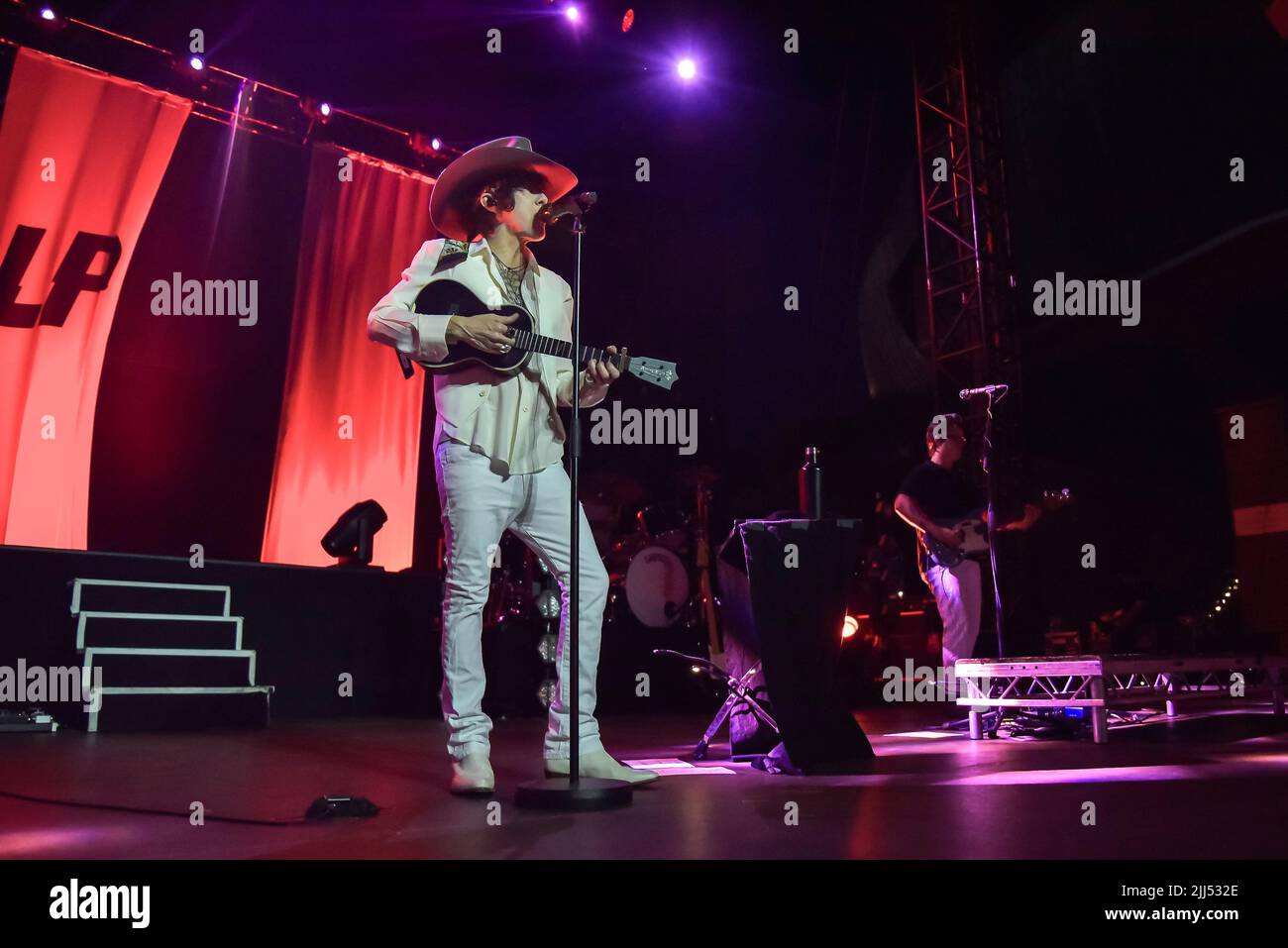 Roma, Italia. 22nd luglio 2022. Laura Pergolizzi (LP) durante il concerto del Roma Summer Fest 2022 all'Auditorium Parco della Musica di Roma. (Foto di Roberto Bettacchi/Pacific Press) Credit: Pacific Press Media Production Corp./Alamy Live News Foto Stock