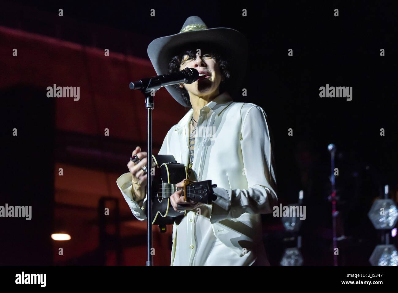 Roma, Italia. 22nd luglio 2022. Laura Pergolizzi (LP) durante il concerto del Roma Summer Fest 2022 all'Auditorium Parco della Musica di Roma. (Foto di Roberto Bettacchi/Pacific Press) Credit: Pacific Press Media Production Corp./Alamy Live News Foto Stock