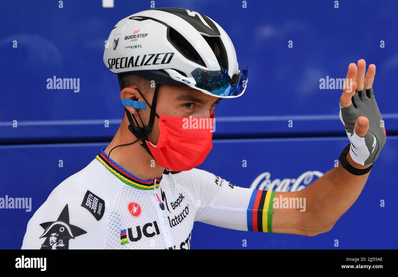 Belgio. 23rd luglio 2022. Il francese Julian Alaphilippe di Quick-Step Alpha Vinyl è raffigurato all'inizio della prima tappa della gara ciclistica Tour De Wallonie, da Temploux a Huy (173,85 km), sabato 23 luglio 2022. FOTO DI BELGA JOHN THYS Credit: Belga News Agency/Alamy Live News Foto Stock