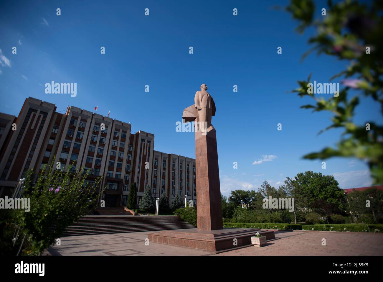statua di vladimir lenin fuori dal parlamento, tiraspol, transnistria Foto Stock
