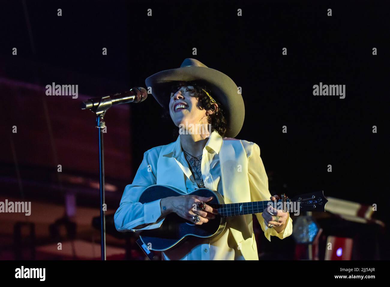 Roma, Italia. 22nd luglio 2022. Laura Pergolizzi (LP) durante il concerto del Roma Summer Fest 2022 presso l'Auditorium Parco della Musica di Roma, Italia, il 22 luglio 2022. (Foto di Roberto Bettacchi/Pacific Press/Sipa USA) Credit: Sipa USA/Alamy Live News Foto Stock