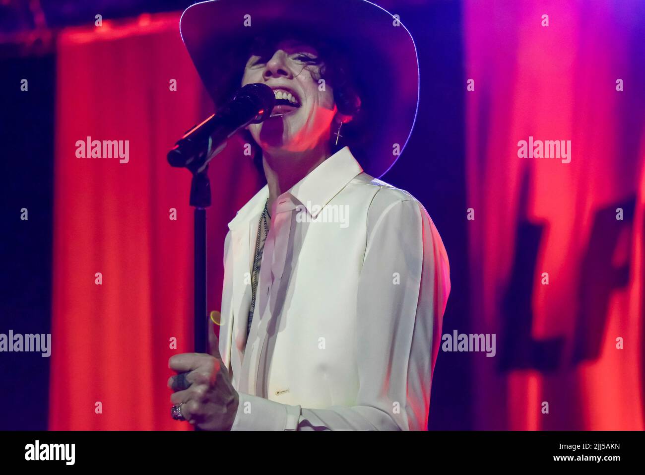 Roma, Italia. 22nd luglio 2022. Laura Pergolizzi (LP) durante il concerto del Roma Summer Fest 2022 presso l'Auditorium Parco della Musica di Roma, Italia, il 22 luglio 2022. (Foto di Roberto Bettacchi/Pacific Press/Sipa USA) Credit: Sipa USA/Alamy Live News Foto Stock