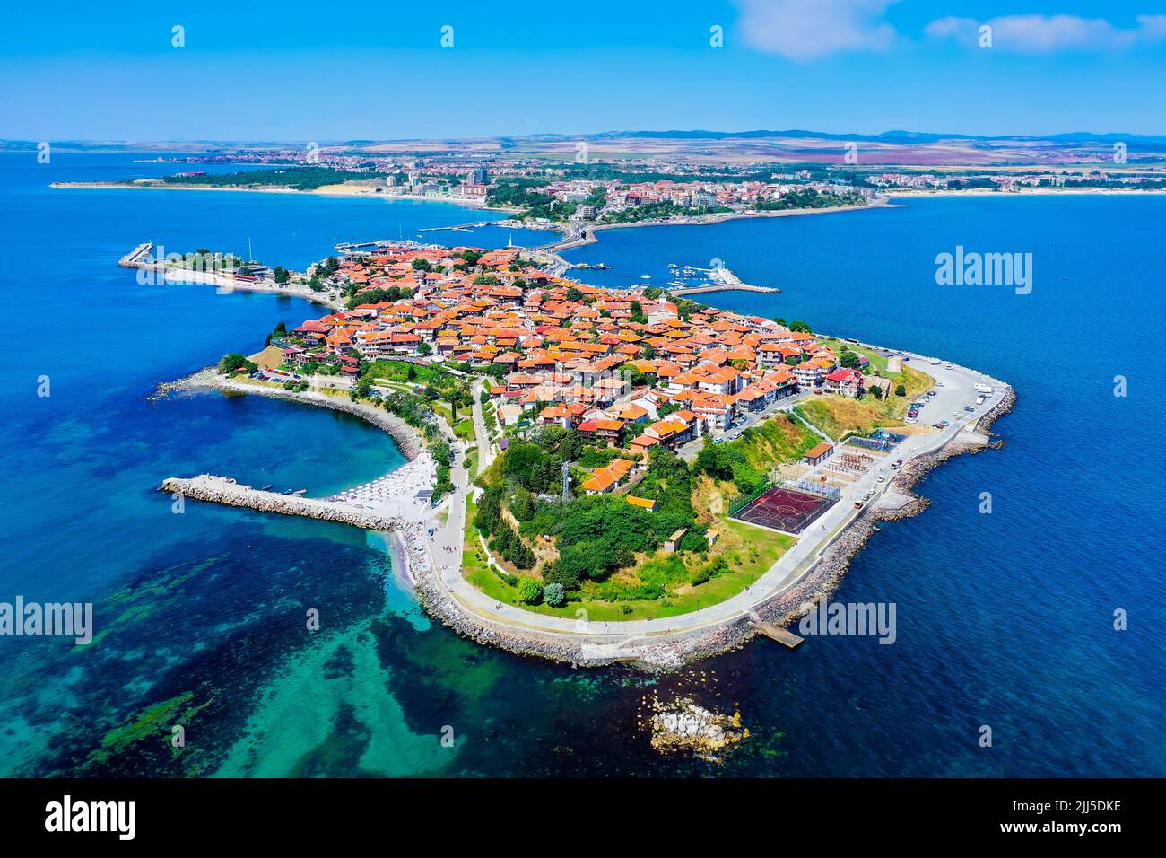 Nesebar (Nessebar), Bulgaria. Vista aerea dell'antica città sul mare. Costa del Mar Nero, Burgas Foto Stock