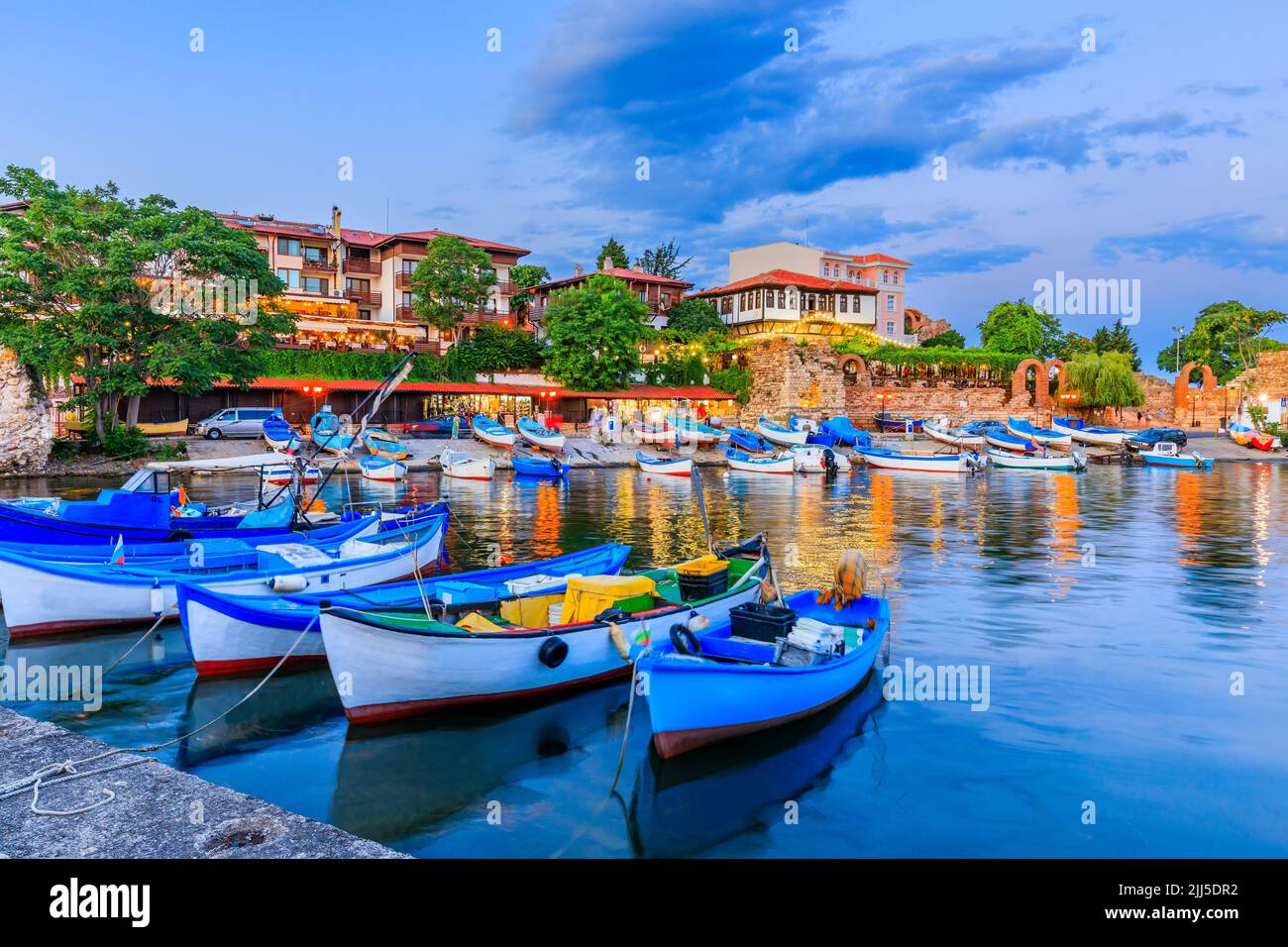 Nessebar (Nessebar), Bulgaria. L'antica città di Nessebar, porto dei pescatori. Costa del Mar Nero, Burgas. Foto Stock