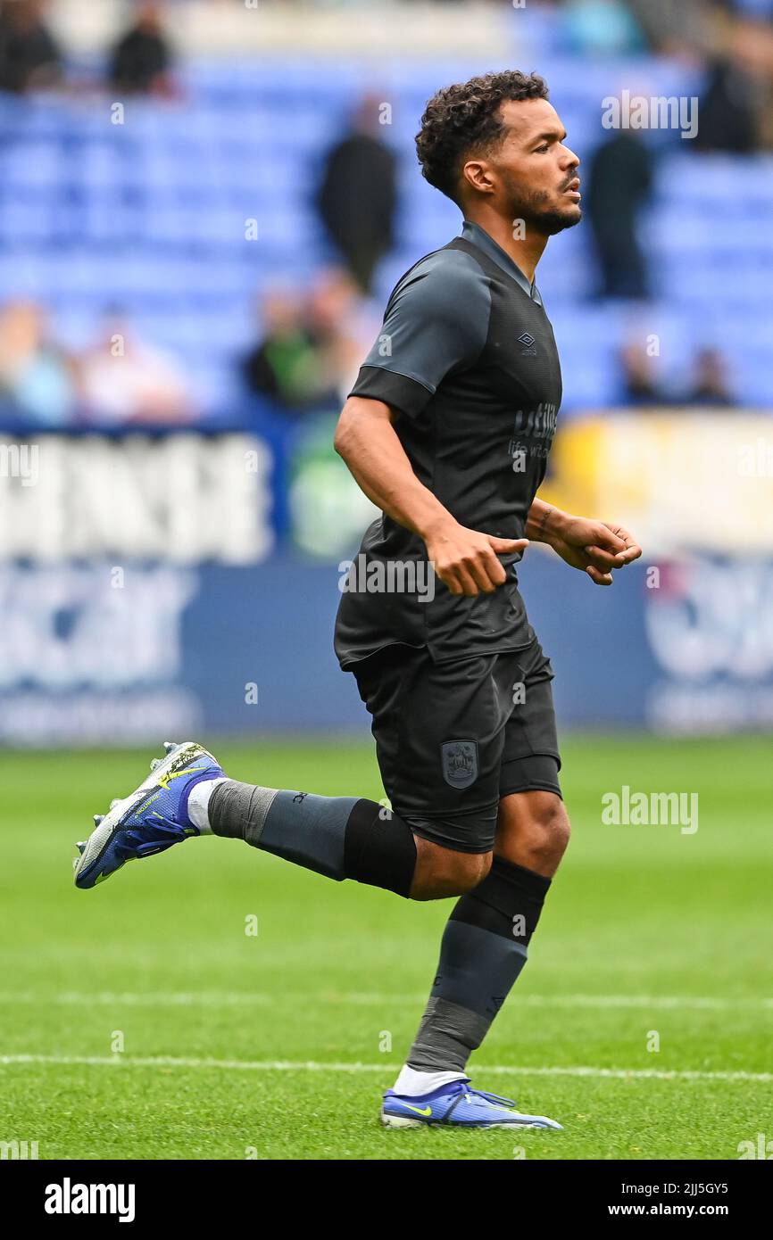 Bolton, Regno Unito. 23rd luglio 2022. Duane Holmes #19 di Huddersfield Town durante la partita in, il 7/23/2022. (Foto di Craig Thomas/News Images/Sipa USA) Credit: Sipa USA/Alamy Live News Credit: Sipa USA/Alamy Live News Foto Stock