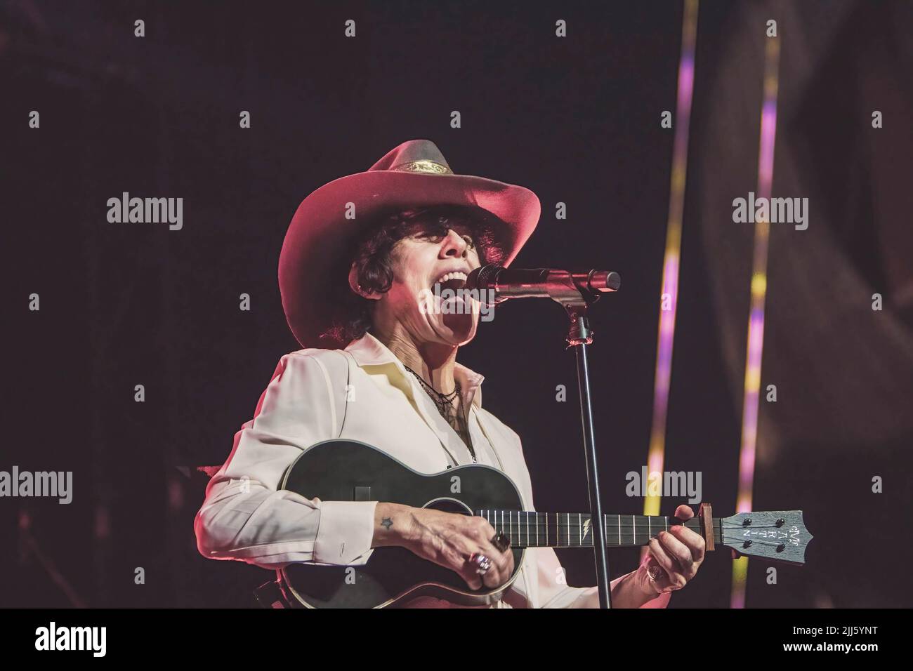 Roma, Italia. 22nd luglio 2022. La cantante Laura Pergolizzi meglio conosciuta come LP suona al Roma Summer Fest all'Auditorium Parco della Musica di Roma. (Foto di Valeria Magri/SOPA Images/Sipa USA) Credit: Sipa USA/Alamy Live News Foto Stock