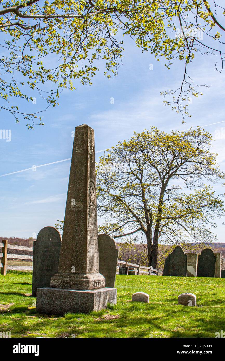 Un piccolo cimitero nel centro di New Braintree, Massachusetts Foto Stock