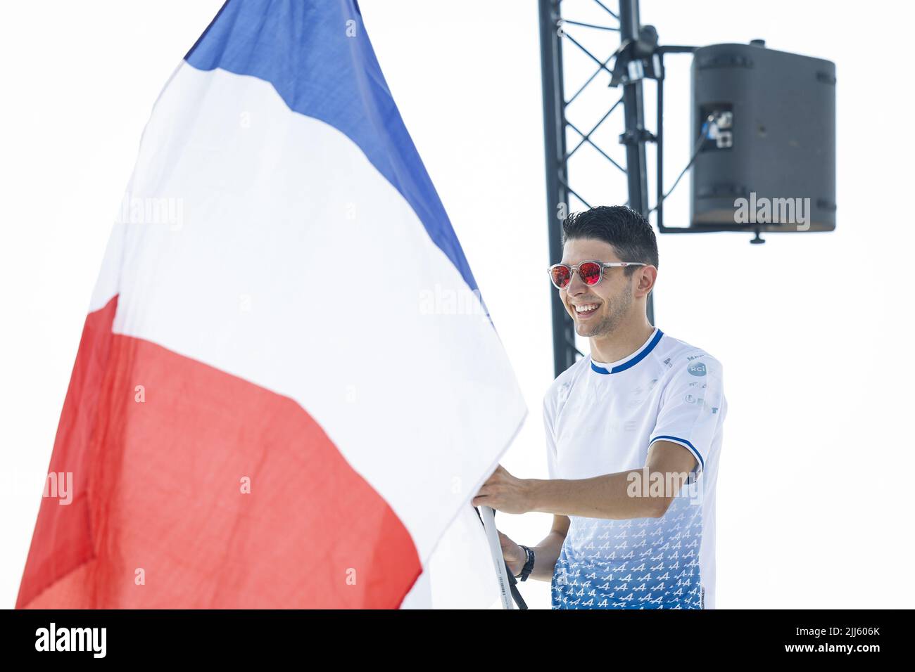 Ocon Esteban (fra), Alpine F1 Team A522, ritratto, Fan Forum Pilotes F1 durante la Formula 1 Lenovo Grand Prix de France, Gran Premio di Francia 2022, 12th round del Campionato del mondo FIA Formula uno 2022 dal 22 al 24 luglio 2022 sul circuito Paul Ricard, a le Castellet, Francia - Foto: Julien Delfosse / DPPI/DPPI/LiveMedia Foto Stock