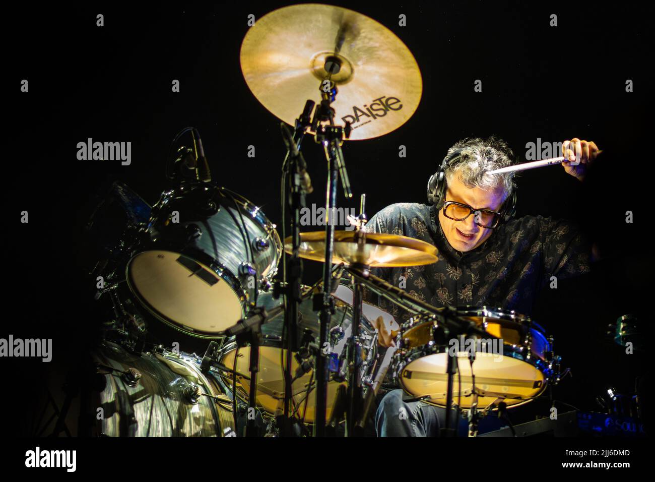 Diego Bartaburu si esibisce durante il concerto "No te va a gustar". Foto Stock