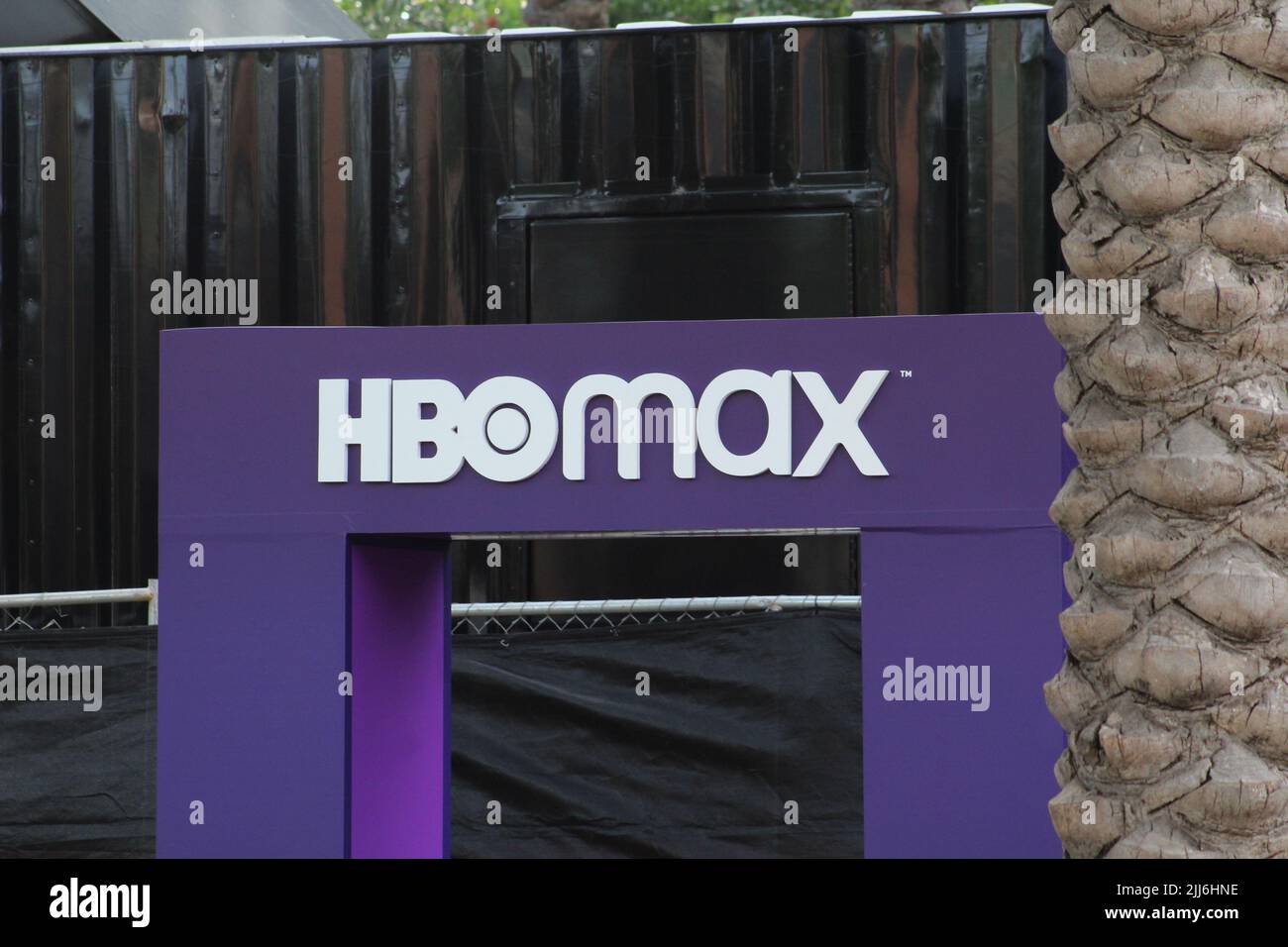 San Diego, Stati Uniti. 21st luglio 2022. Branding HBO Max presso la 'House of Dragon' attivazione durante San Diego Comic-con 2022 al di fuori del San Diego Convention Center a San Diego, CA Giovedì, 'Luglio 21, 2022. (Foto di Conor Duffy/Sipa USA) Credit: Sipa USA/Alamy Live News Foto Stock