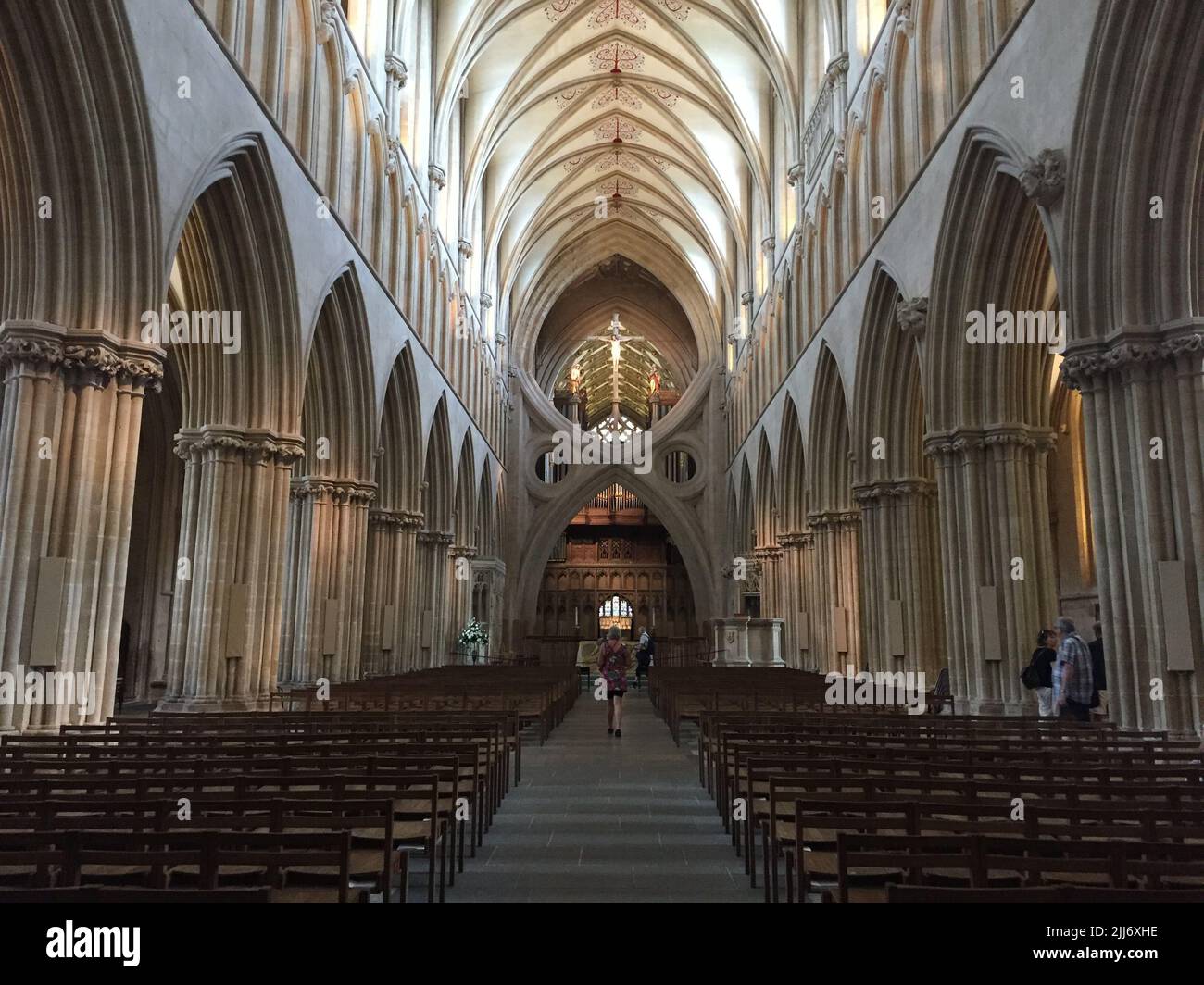 Interno gotico della chiesa parrocchiale di St Cuthbert a Wells, Regno Unito Foto Stock