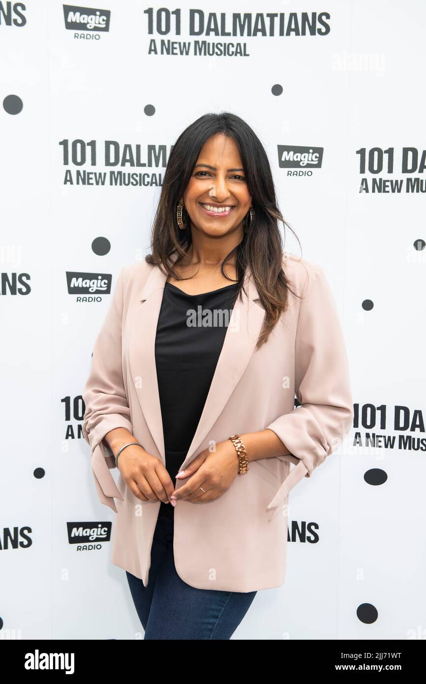 Londra, Regno Unito, venerdì 22nd luglio 2022 Ranvir Singh arriva alla notte 101 della Dalmations Press al Regent’s Park Open Air Theatre. Credit: DavidJensen / Empowics Entertainment / Alamy Live News Foto Stock