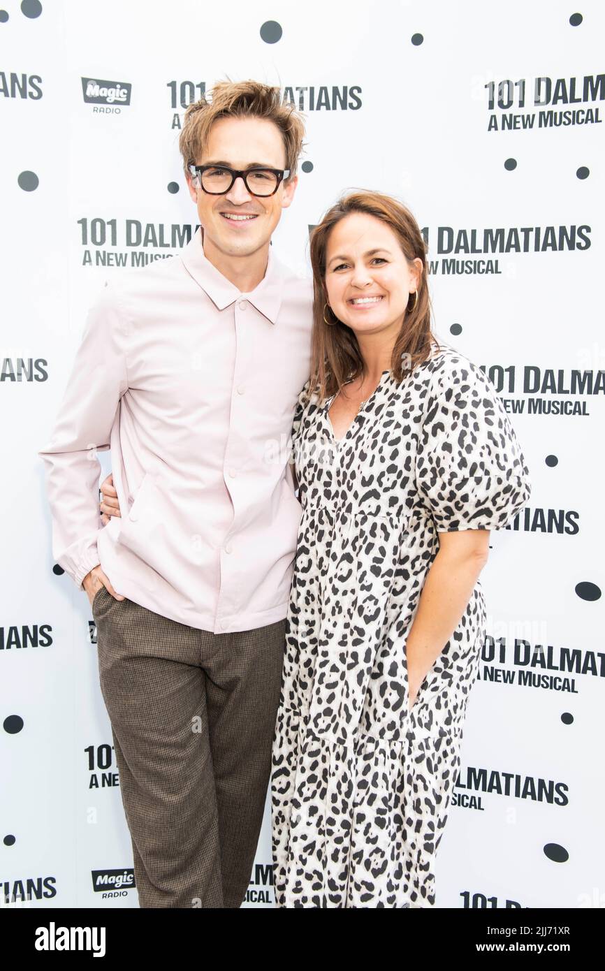 Londra, Regno Unito, venerdì 22nd luglio 2022 Tom Fletcher e Giovanni Fletcher arrivano alla serata 101 Dalmations Press al Regent’s Park Open Air Theatre. Credit: DavidJensen / Empowics Entertainment / Alamy Live News Foto Stock
