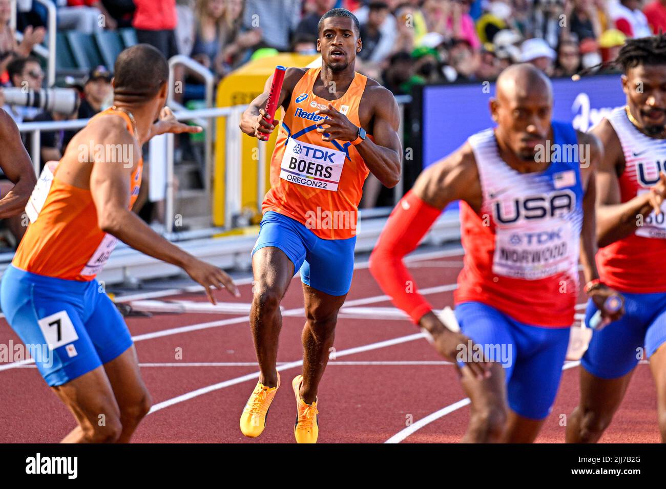 EUGENE, STATI UNITI - LUGLIO 23: Iayah Boers of the Netherlands che gareggia sul relay Men's 4x 400m durante il World Athletics Championships il 23 luglio 2022 a Eugene, Stati Uniti (Foto di Andy Astfalck/BSR Agency) Atletiekunie Foto Stock