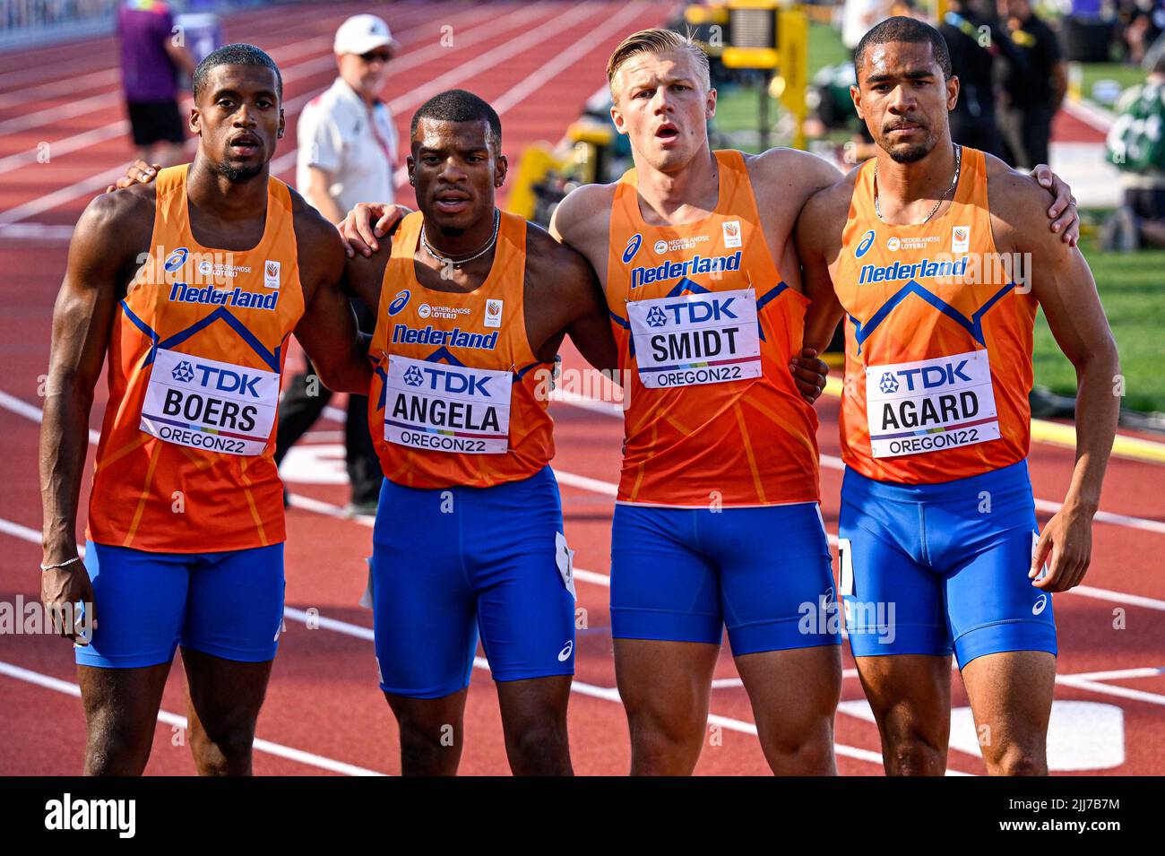 EUGENE, STATI UNITI - LUGLIO 23: Isayah Boers of the Netherlands, Ramsey Angela of the Netherlands, Nick Smidt of the Netherlands, Terrence Agard of the Netherlands che gareggiava sul relay Men's 4x 400m durante i Campionati mondiali di atletica il 23 luglio 2022 a Eugene, Stati Uniti (Foto di Andy Astfalck/BSR Agency) Atletiekunie Foto Stock
