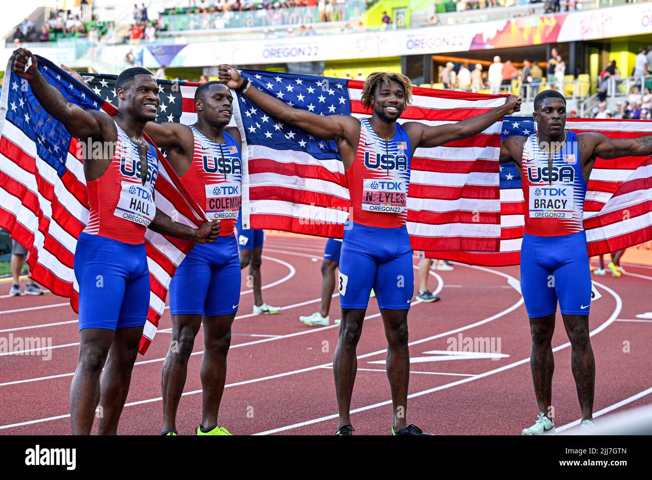 EUGENE, STATI UNITI - LUGLIO 23: Elijah Hall of USA, Christian Coleman of USA, Noah Lyles of USA, Marvin Bracy of USA che gareggiava sul relè Men's 4x 100m durante i Campionati mondiali di atletica il 23 luglio 2022 a Eugene, Stati Uniti (Foto di Andy Astfalck/BSR Agency) Atletiekunie Foto Stock