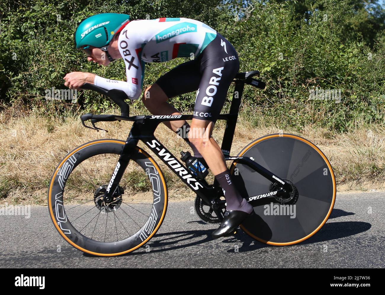 Aleksandr Vlasov di BORA - hansgrohe durante il Tour de France 2022, gara ciclistica fase 20, cronometro, Lacapelle-Marival - Rocamadour (40,7 km) il 23 luglio 2022 a Rocamadour, Francia - Foto Laurent Lairys / DPPI Foto Stock