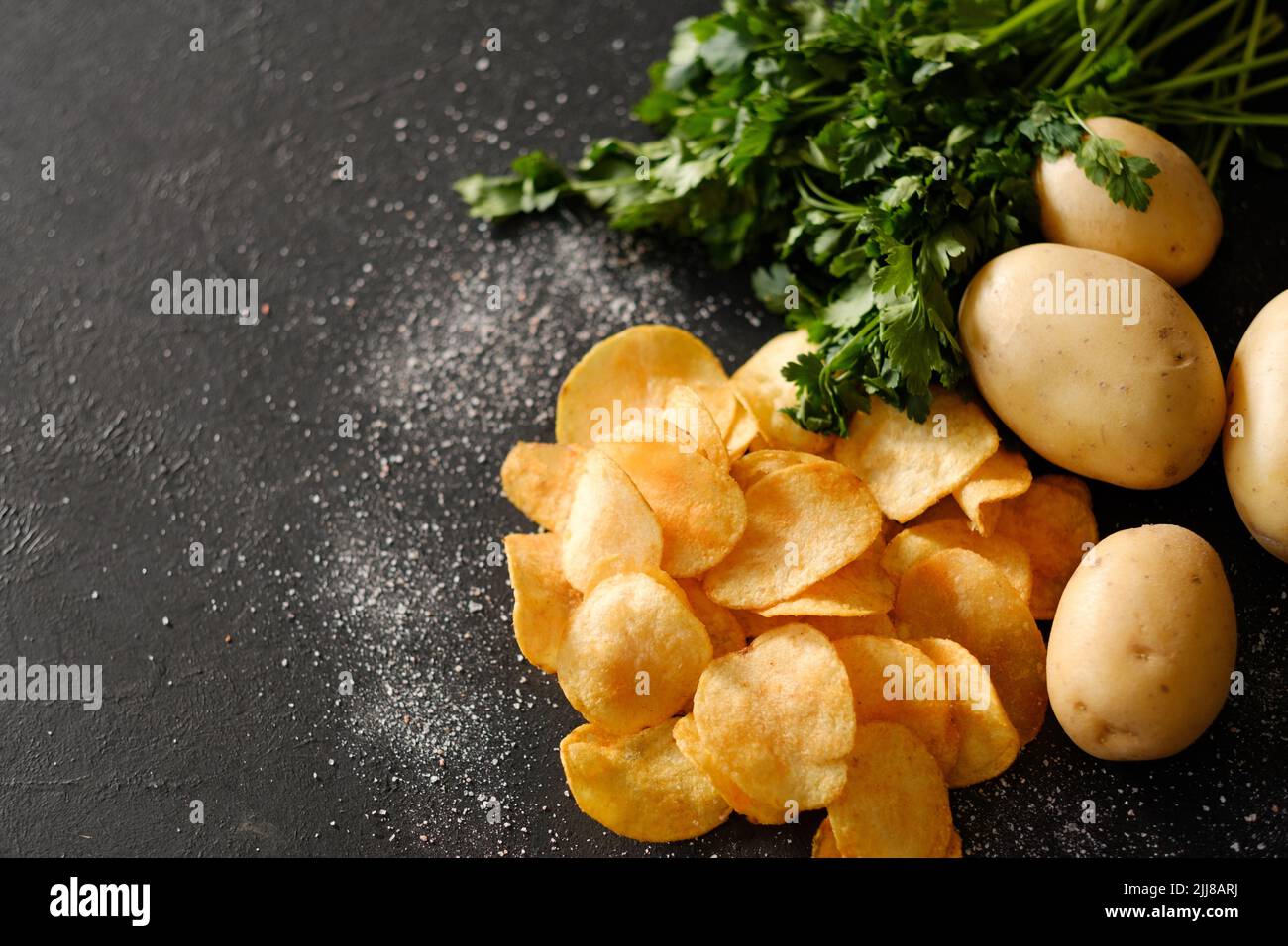 patatine preparare il cibo patate fritte biologiche croccanti Foto Stock